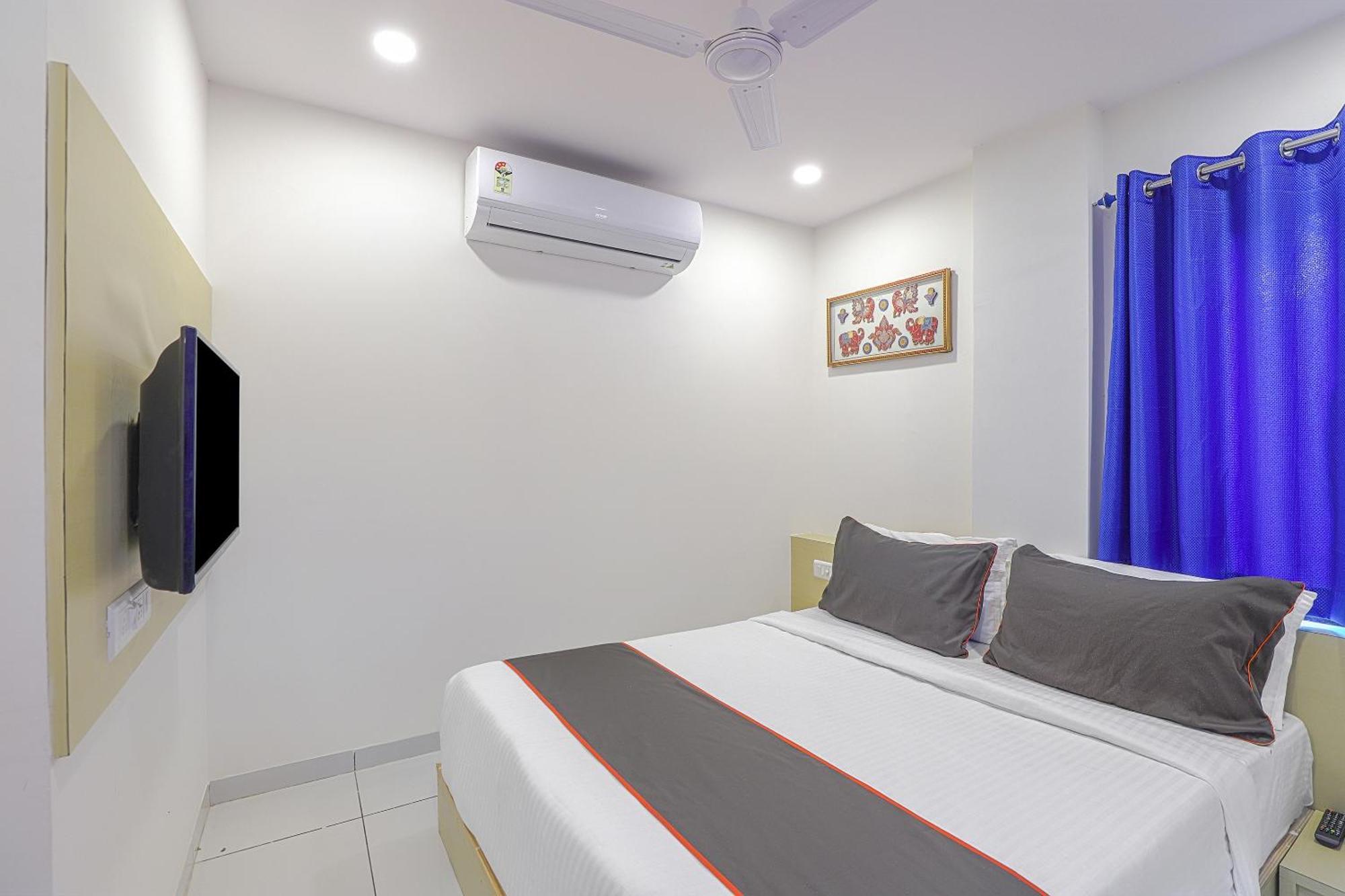 Hotel O La Veera Ahmedabad Exterior photo