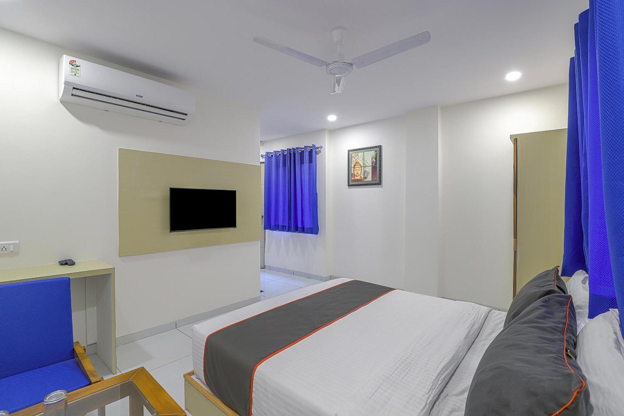 Hotel O La Veera Ahmedabad Exterior photo